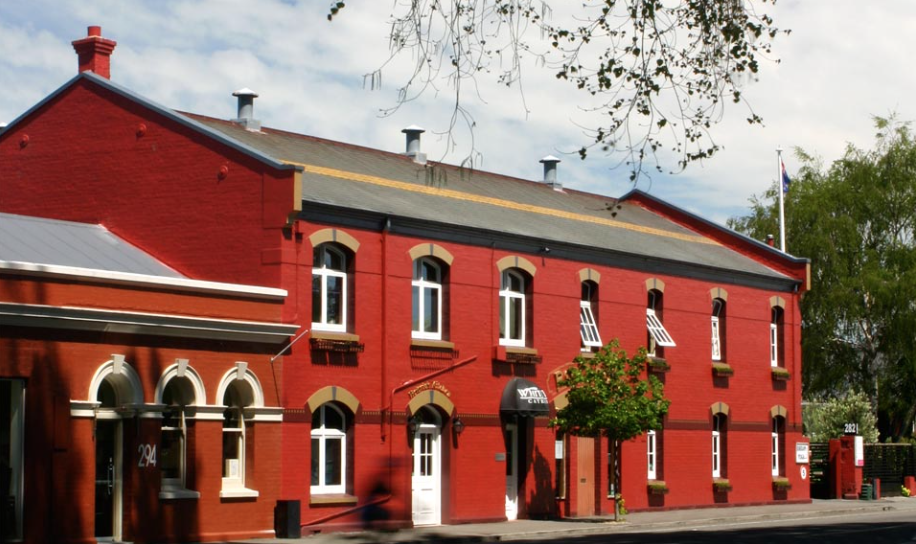 Le Pomerol's Pub à Christchurch